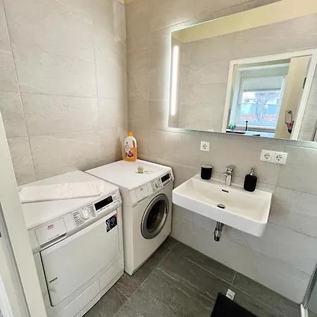Schones Tiny House Im Herzen Innsbrucks Mit Garten شقة *